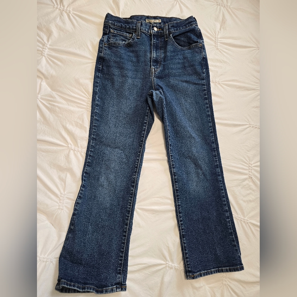 Women's Levi Jeans.
